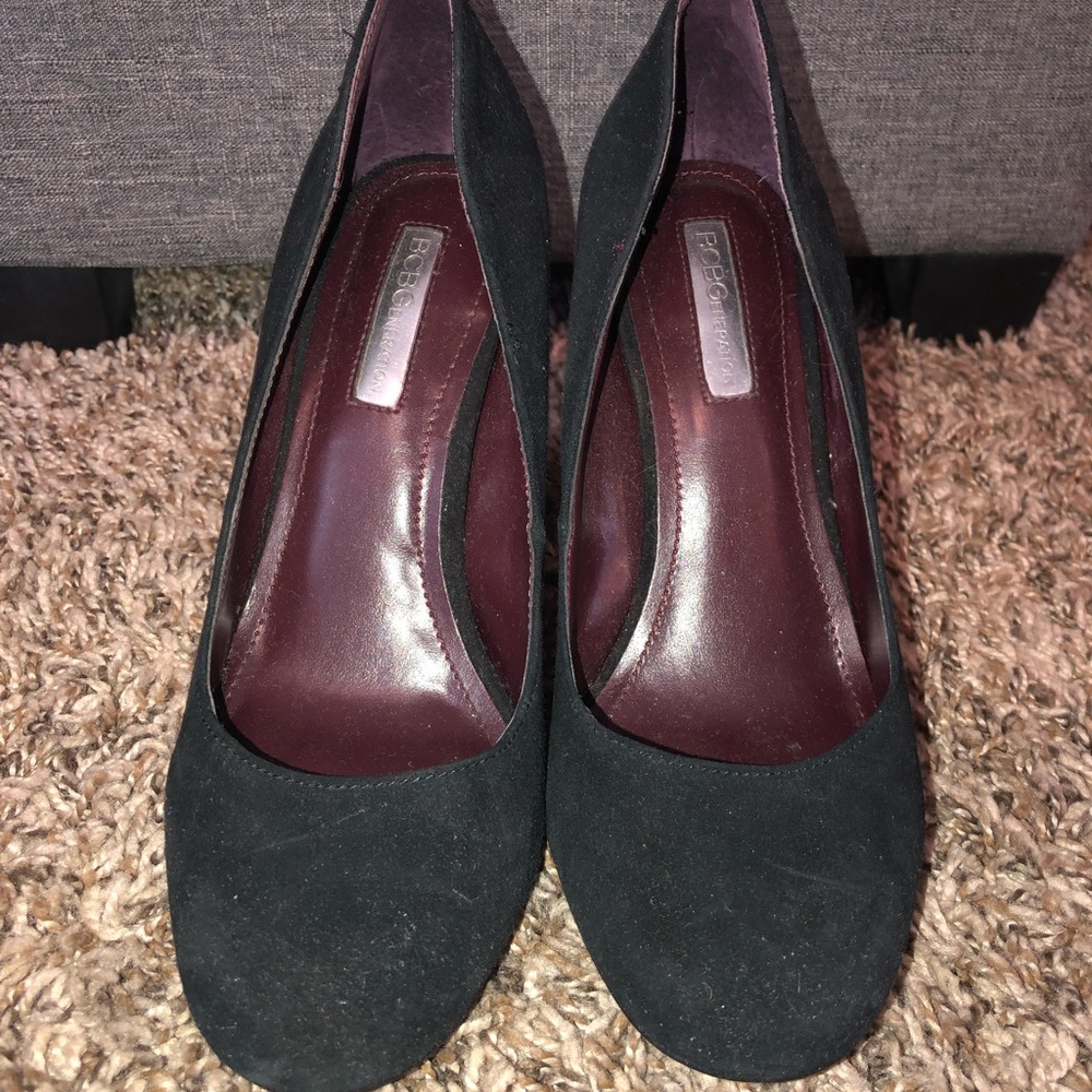 BCBG black closed toe heels